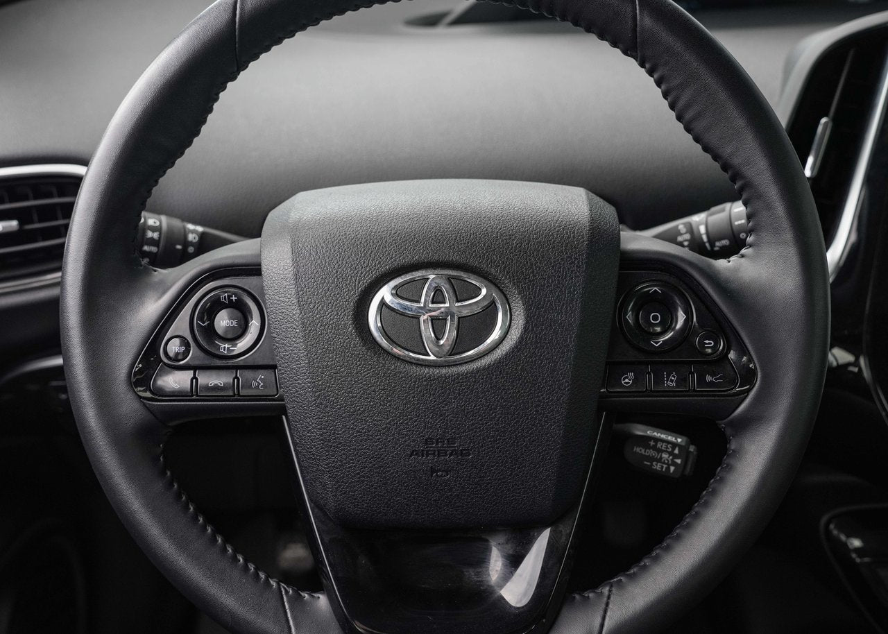 2019 Toyota Prius TECH PACKAGE!!