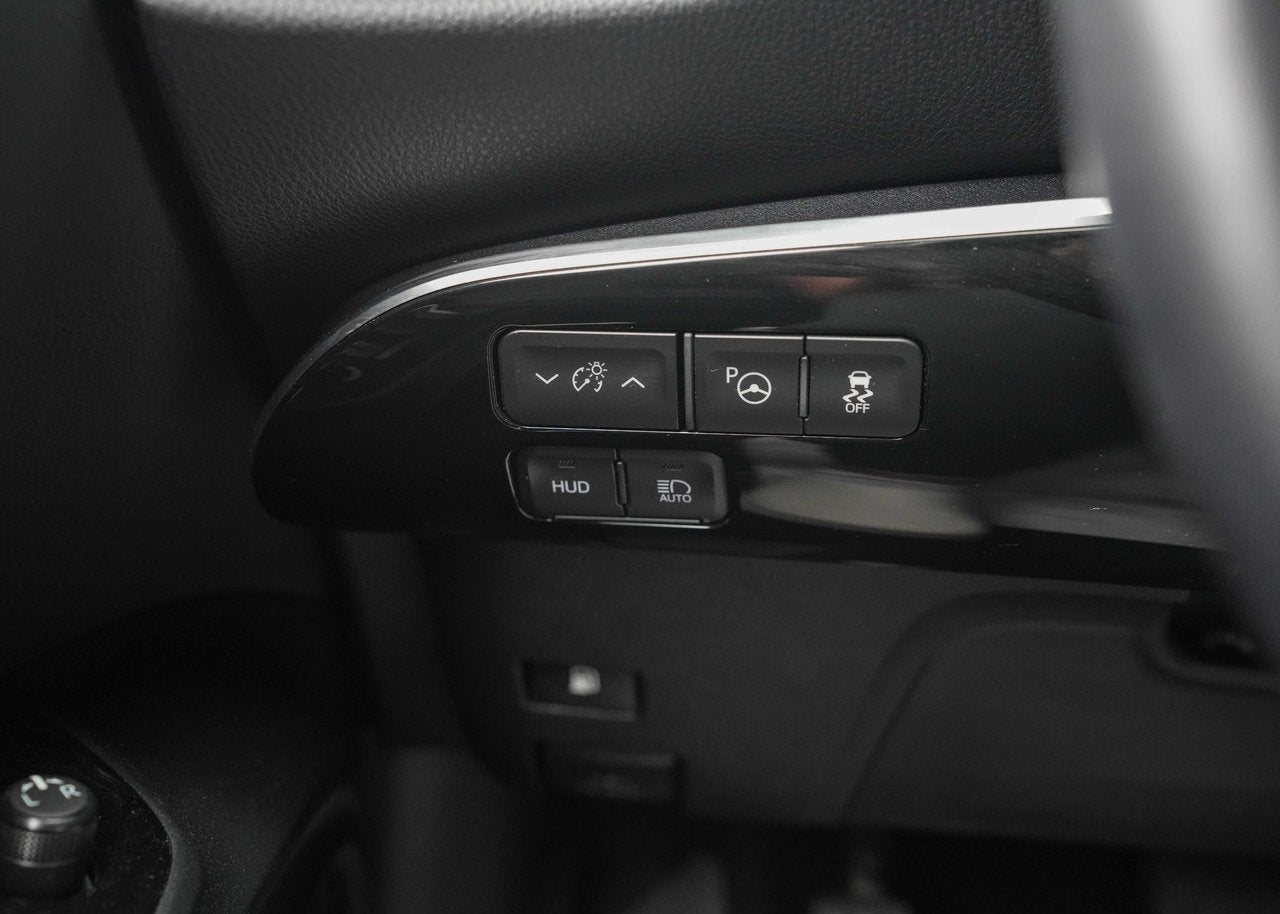 2019 Toyota Prius TECH PACKAGE!!
