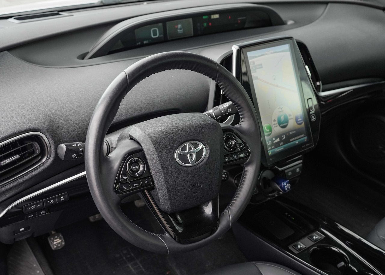 2019 Toyota Prius TECH PACKAGE!!