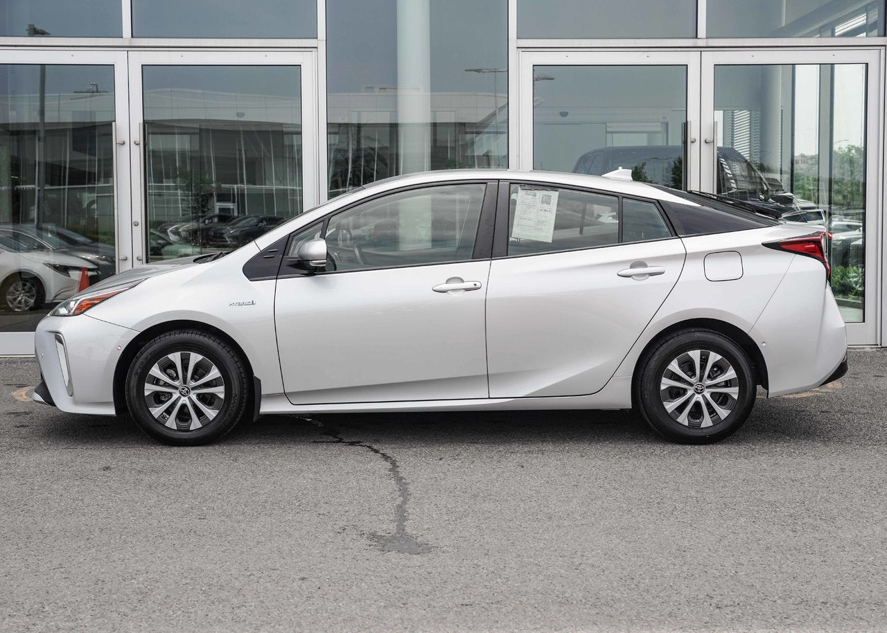 2019 Toyota Prius TECH PACKAGE!!