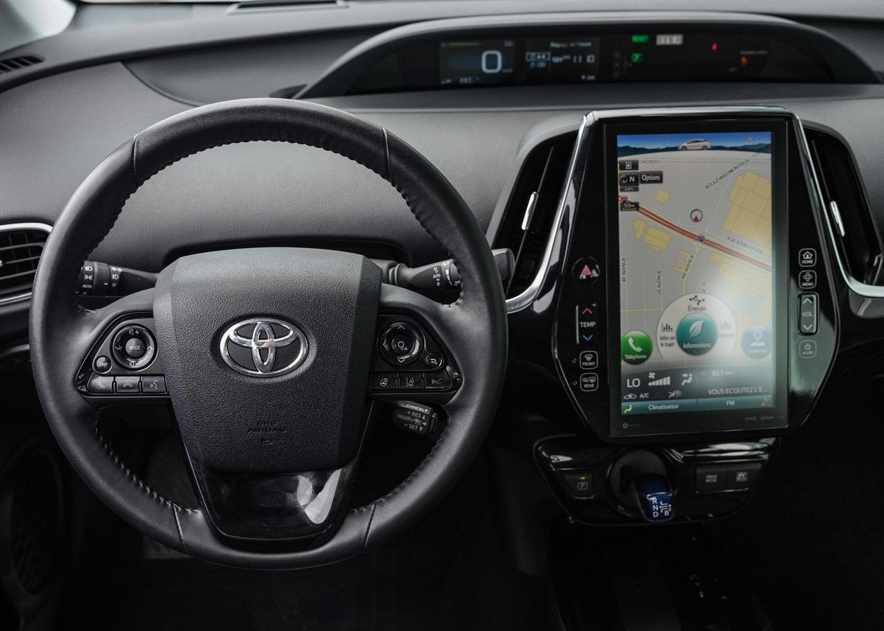 2019 Toyota Prius TECH PACKAGE!!