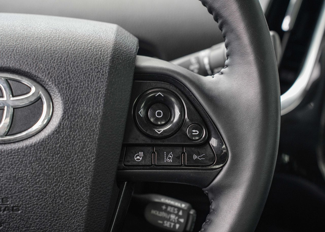 2019 Toyota Prius TECH PACKAGE!!