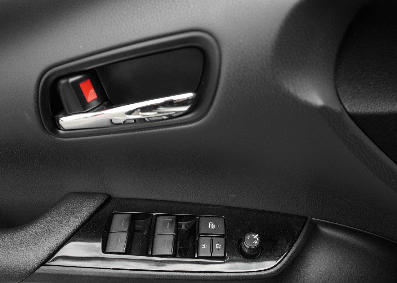 2019 Toyota Prius TECH PACKAGE!!