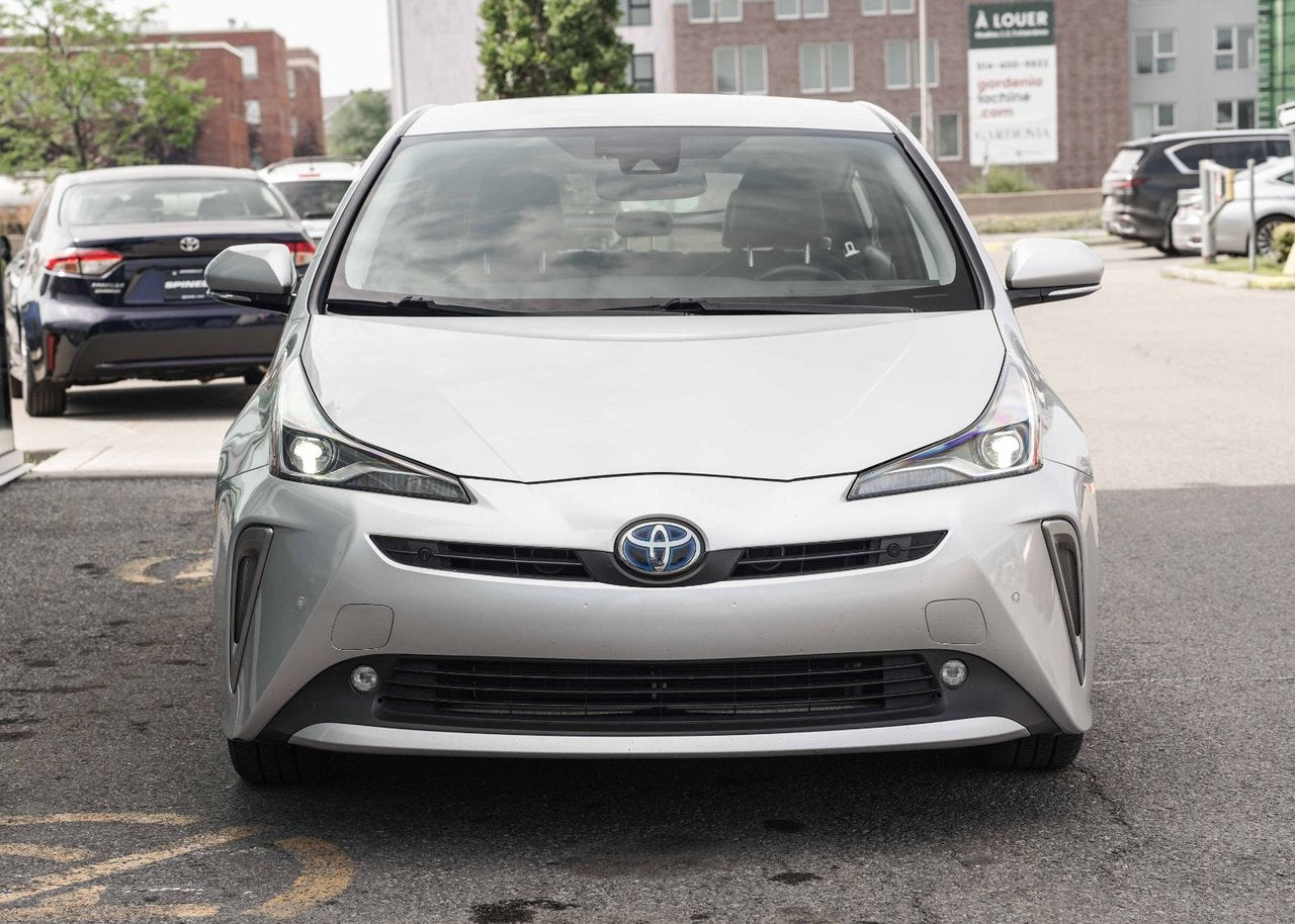 2019 Toyota Prius TECH PACKAGE!!