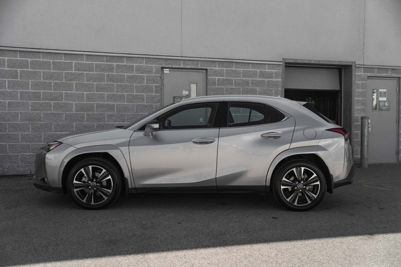 2025 Lexus UX HYBRID 300h