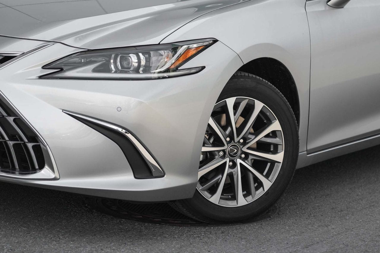 2025 Lexus ES HYBRID Premium