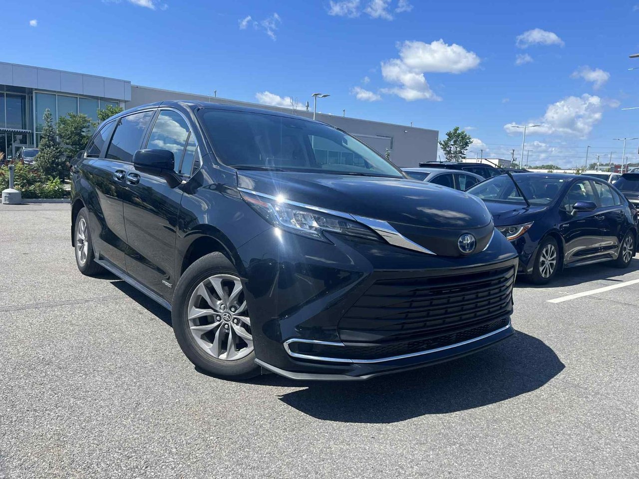 2021 Toyota Sienna XLE HYBRID AWD