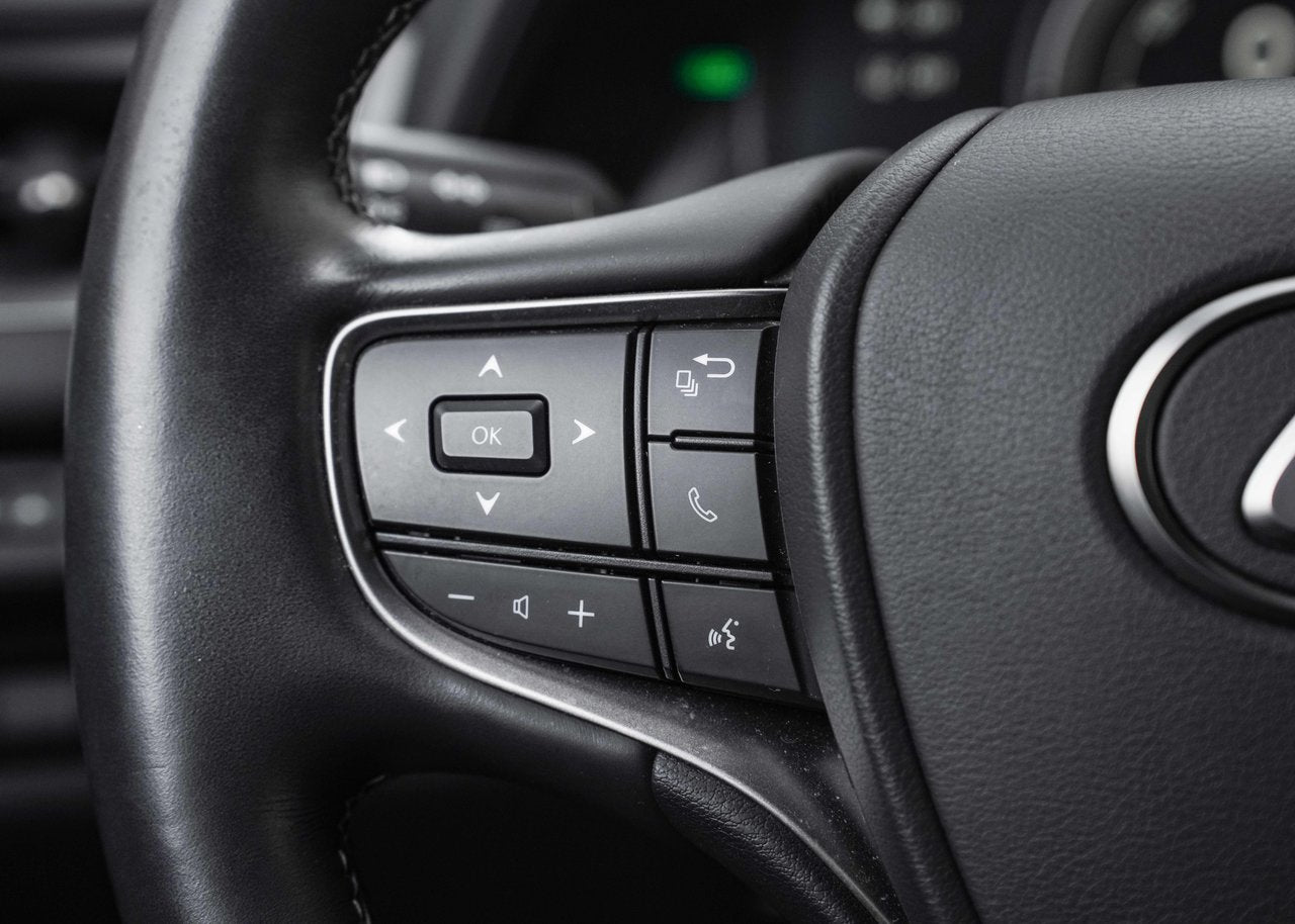 2022 Lexus UX 250h PREMIUM AWD HYBRIDE BAS KM CUIR TOIT CARPLAY