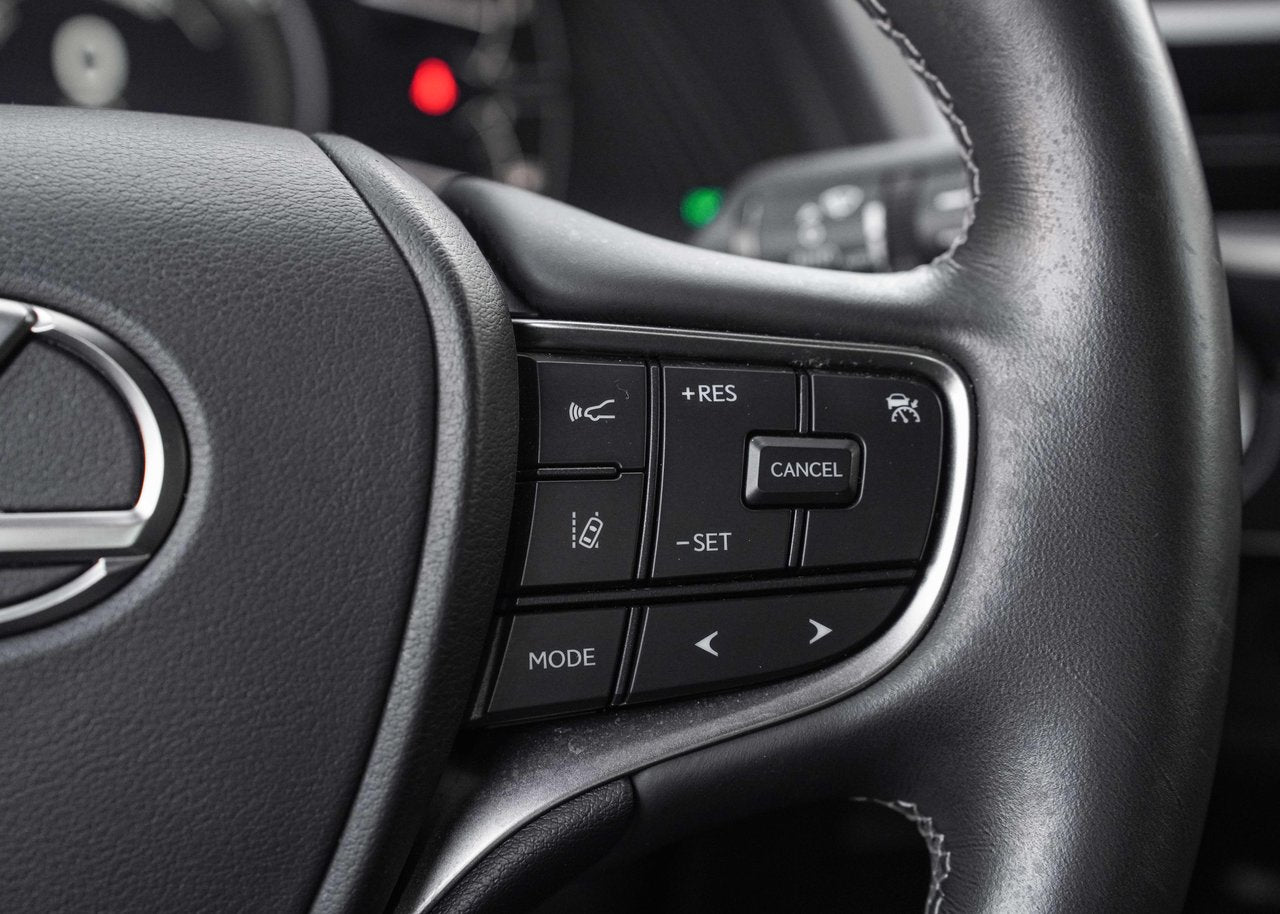 2022 Lexus UX 250h PREMIUM AWD HYBRIDE BAS KM CUIR TOIT CARPLAY