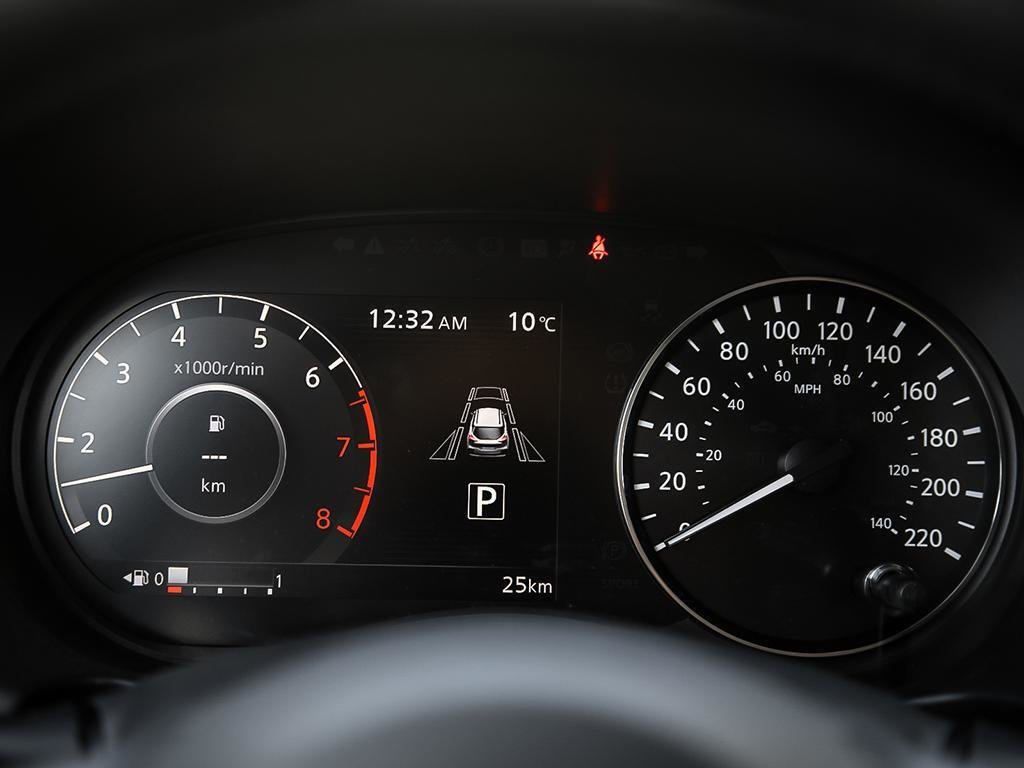 2025 Nissan Kicks Play SV FWD