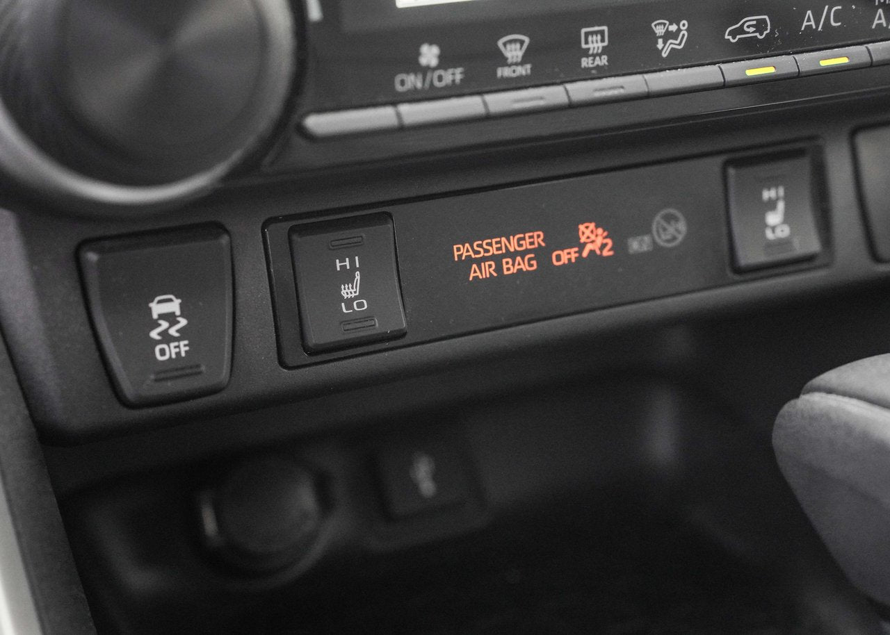 2020 Toyota RAV4 LE FWD
