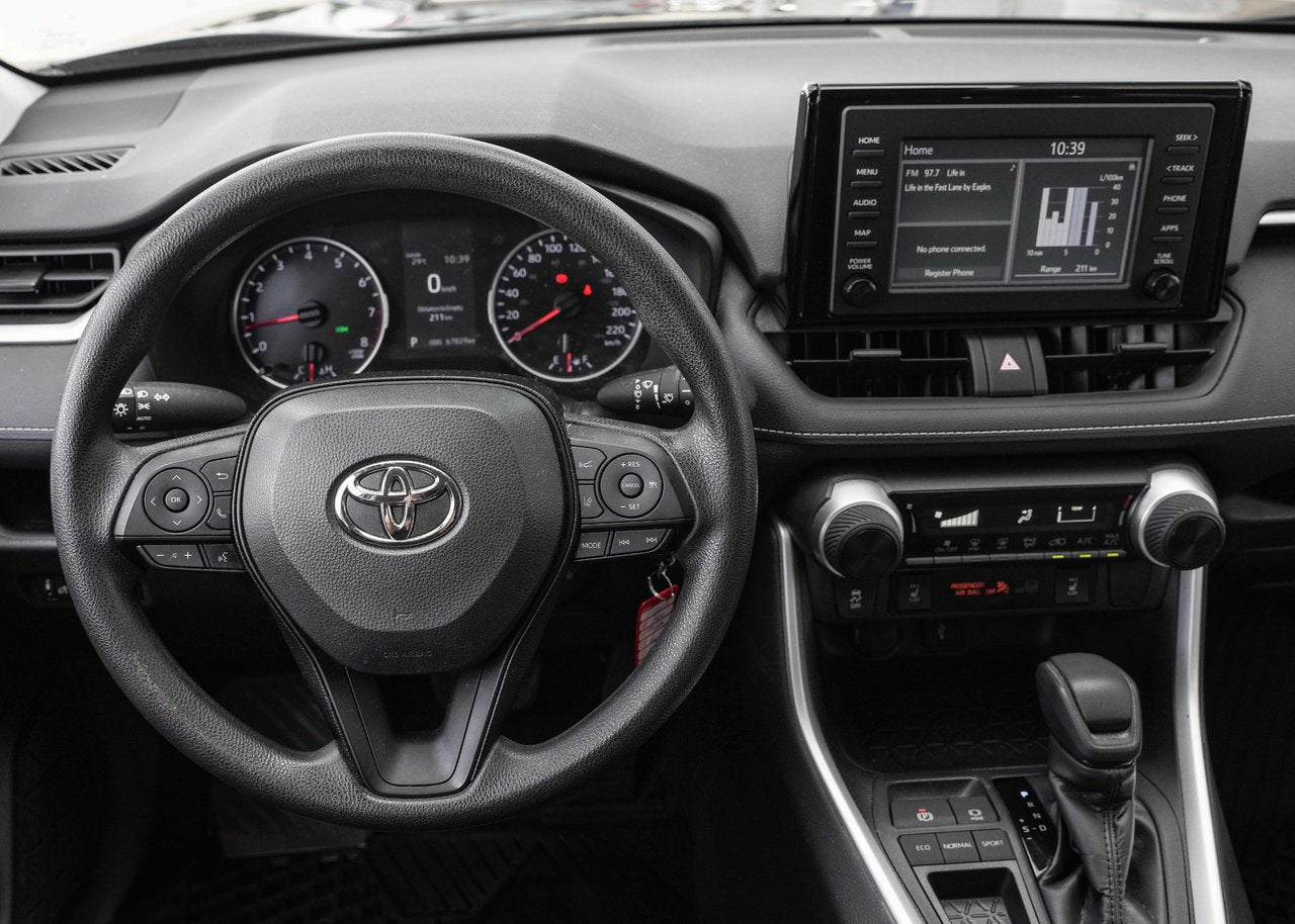 2020 Toyota RAV4 LE FWD