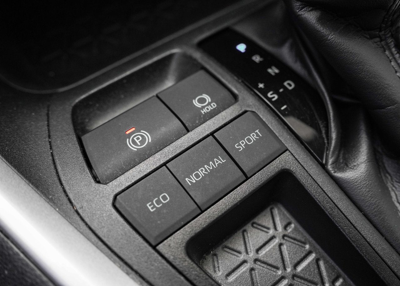 2020 Toyota RAV4 LE FWD