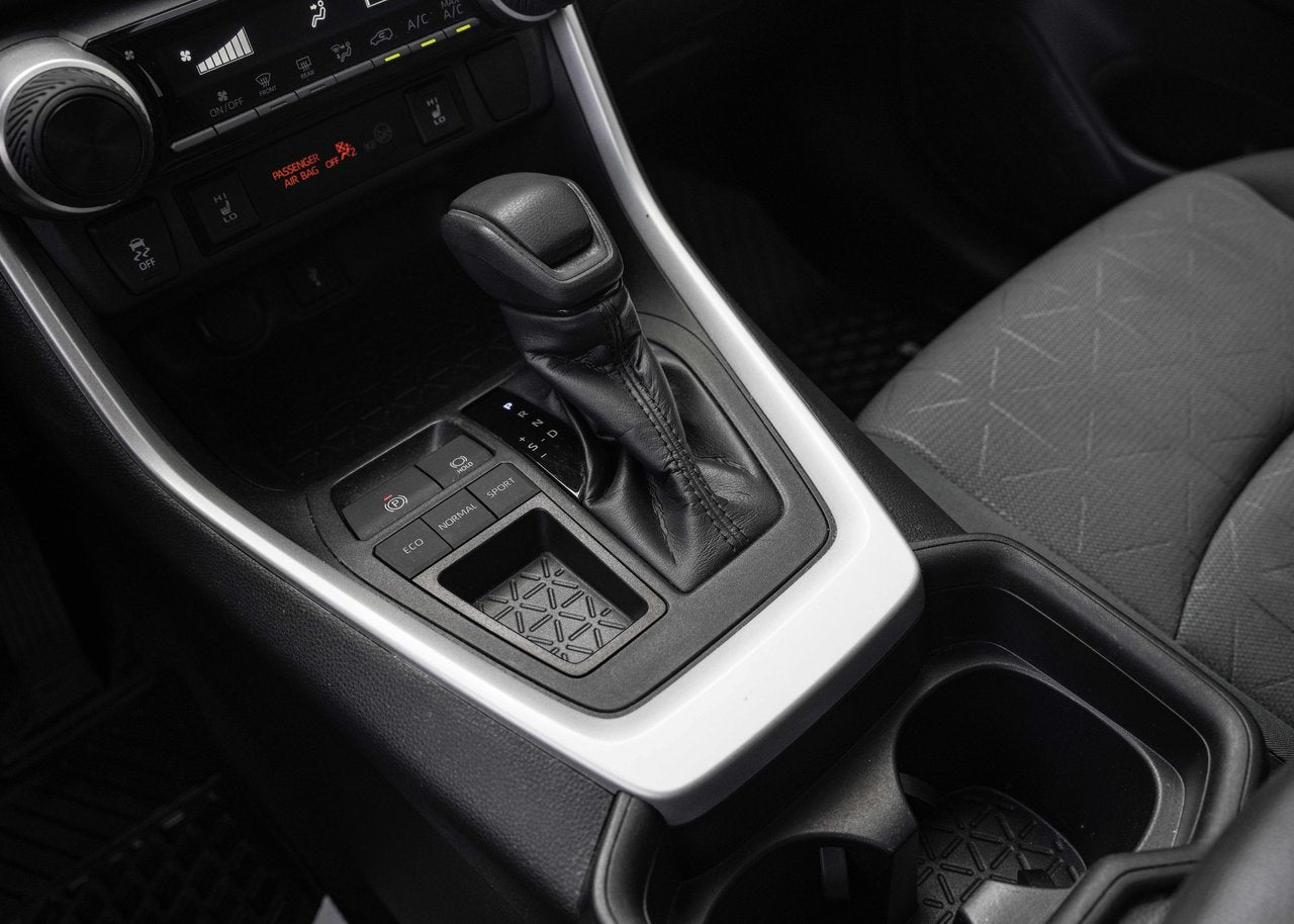 2020 Toyota RAV4 LE FWD