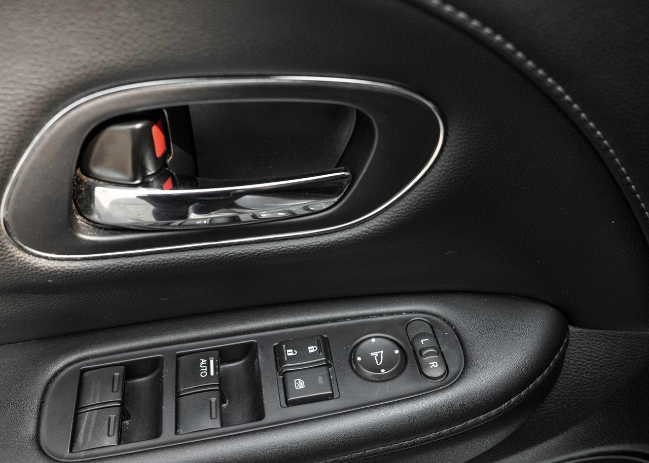 2020 Honda HR-V TOURING AWD; CUIR TOIT NAV CAMERA SIEGES CHAUFFANT
