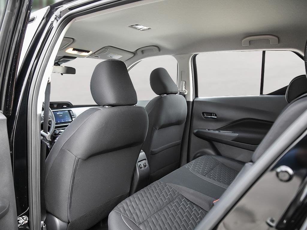 2025 Nissan Kicks Play SV FWD
