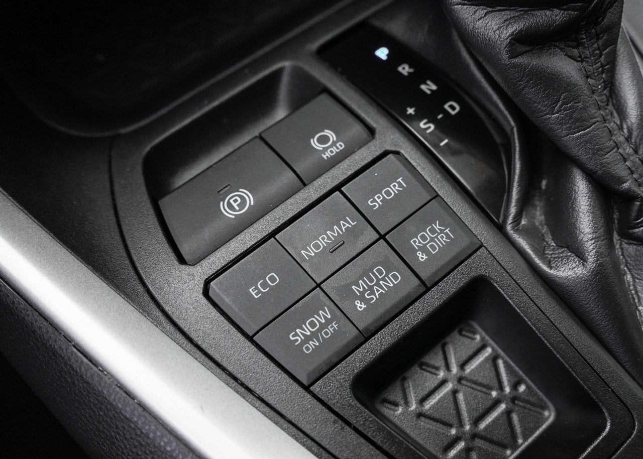 2020 Toyota RAV4 **XLE AWD**