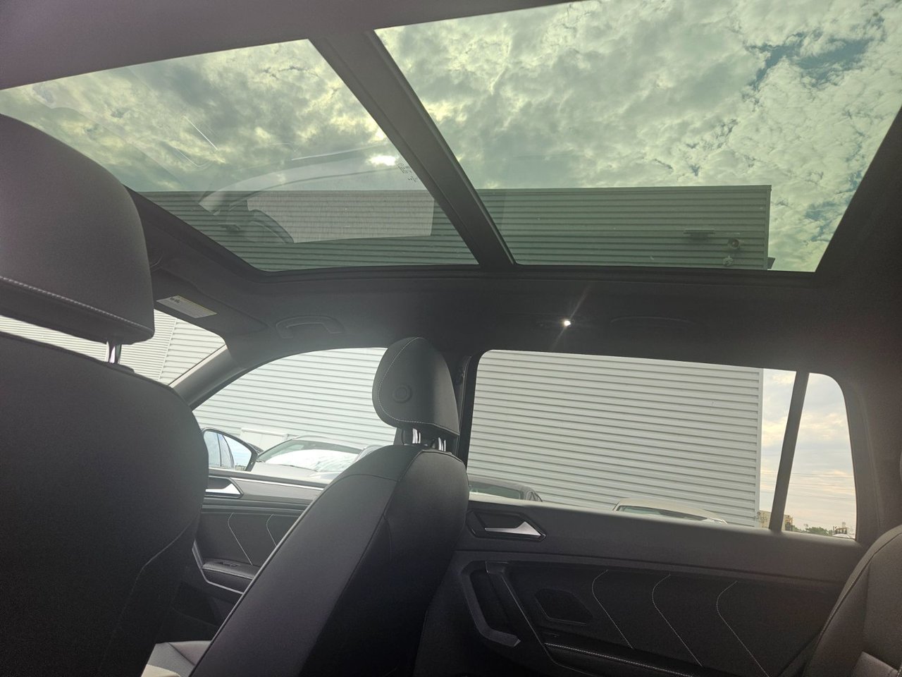 2023 Volkswagen Tiguan COMFORTLINE/AWD/RLINE/BLK EDITION/TOIT PANO/KEYLES