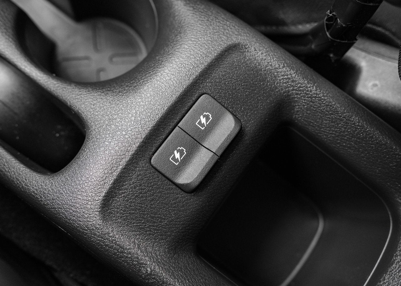 2020 Nissan Kicks SR; CUIR CAMERA ANGLES MORT SIEGES CHAUFFANT MAGS