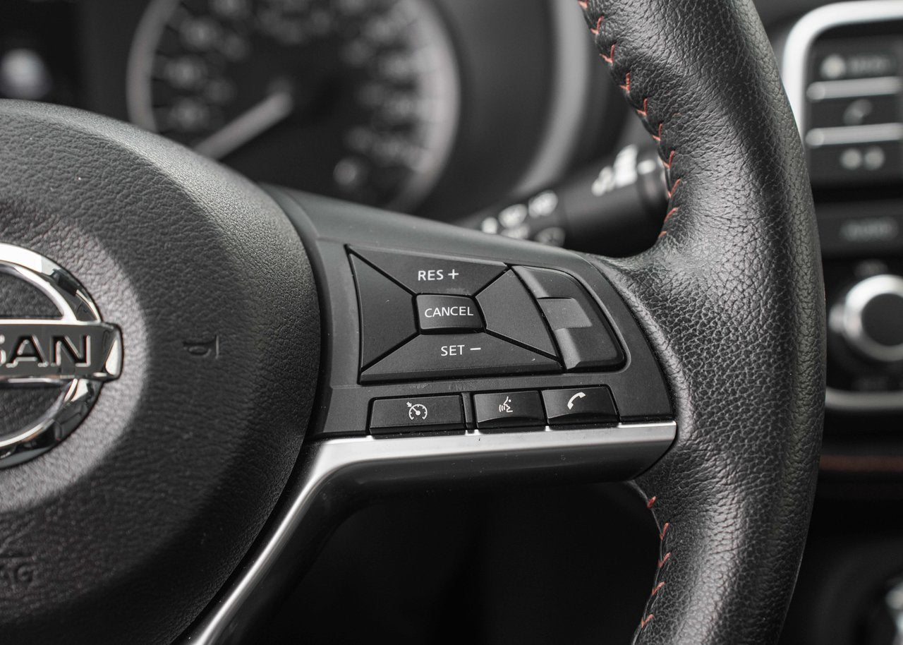 2020 Nissan Kicks SR; CUIR CAMERA ANGLES MORT SIEGES CHAUFFANT MAGS