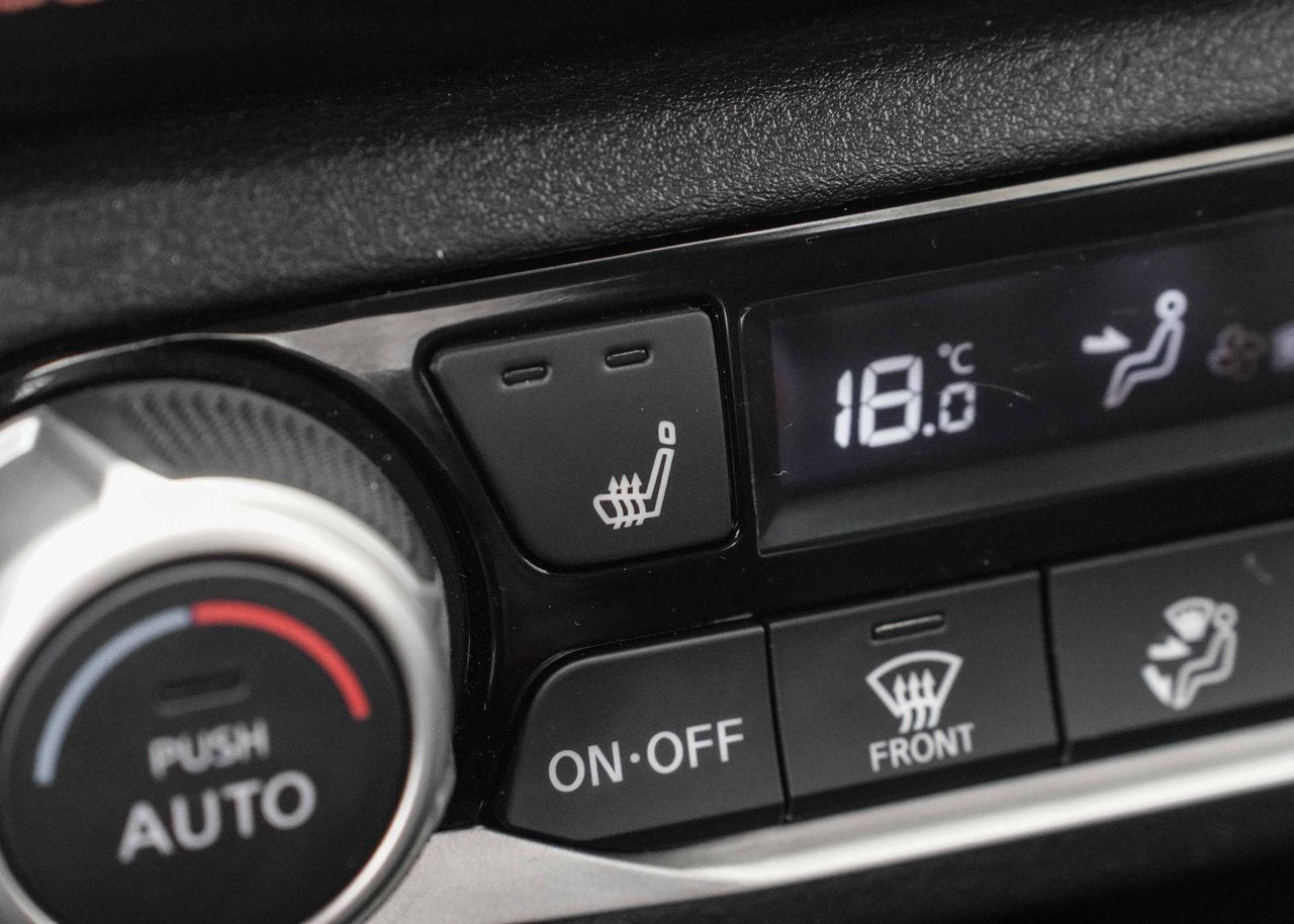 2020 Nissan Kicks SR; CUIR CAMERA ANGLES MORT SIEGES CHAUFFANT MAGS