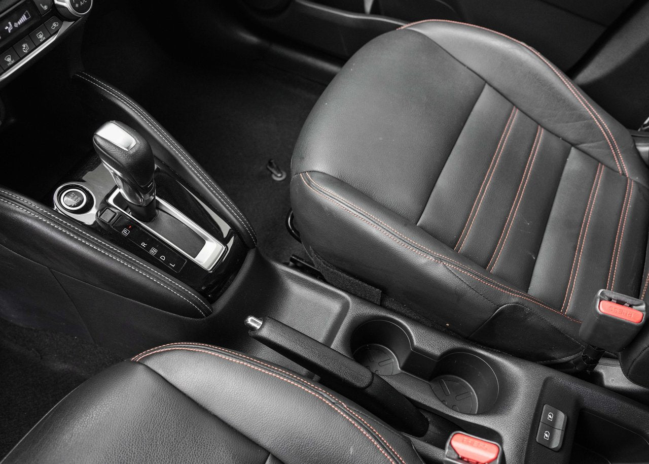 2020 Nissan Kicks SR; CUIR CAMERA ANGLES MORT SIEGES CHAUFFANT MAGS