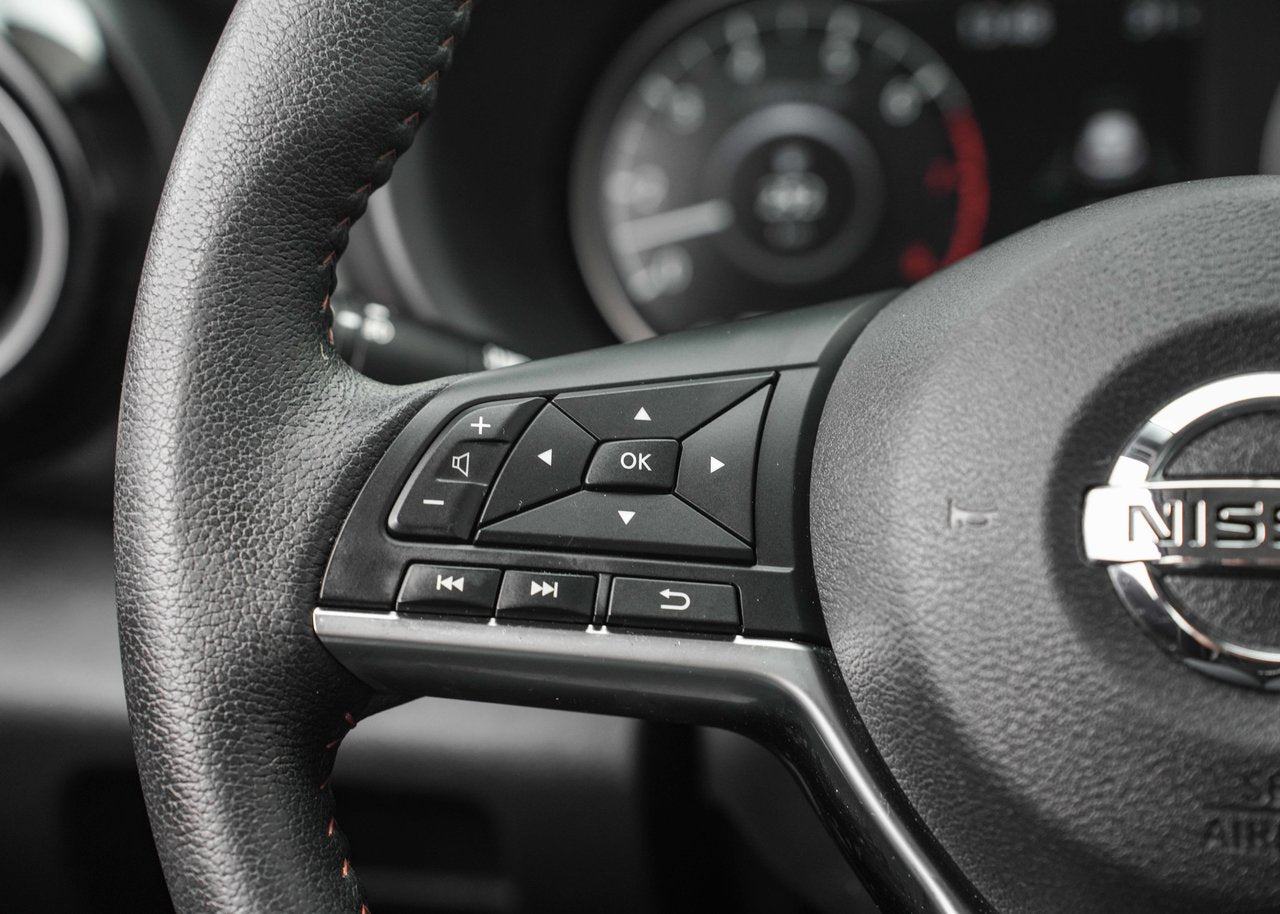 2020 Nissan Kicks SR; CUIR CAMERA ANGLES MORT SIEGES CHAUFFANT MAGS