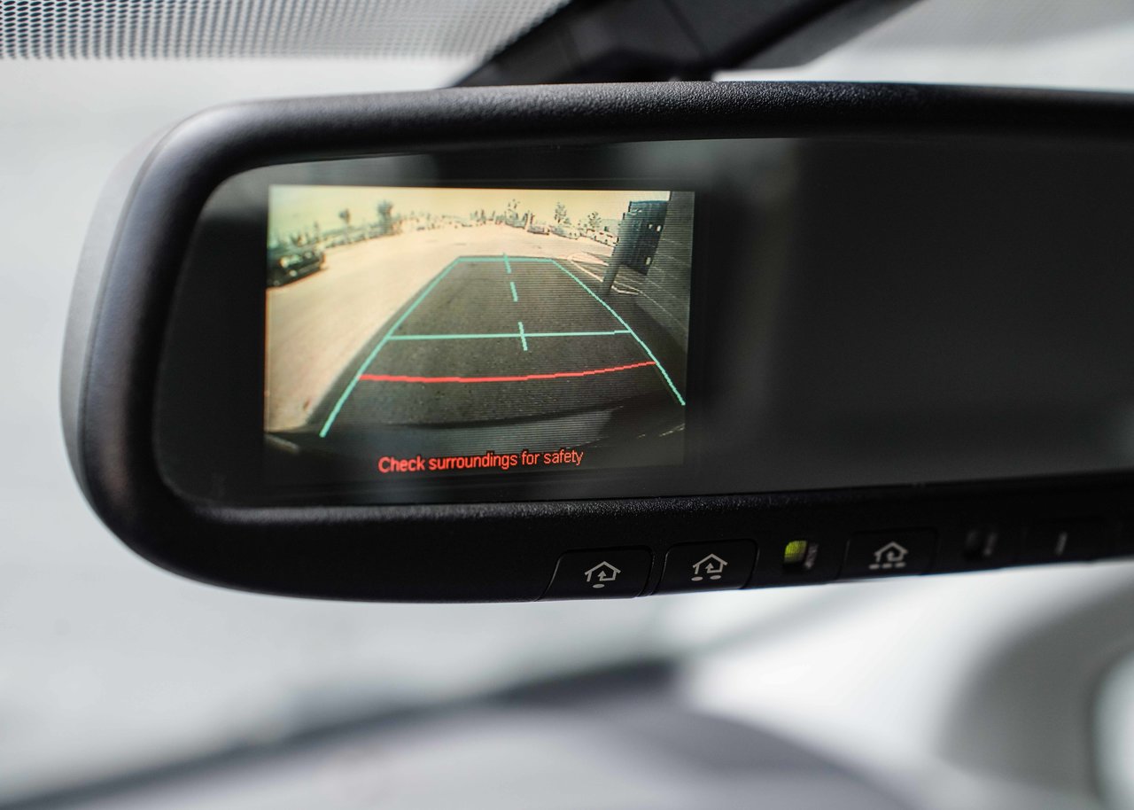 2011 Toyota Prius PREMIUM; TOIT CAMERA BLUETOOTH MAGS