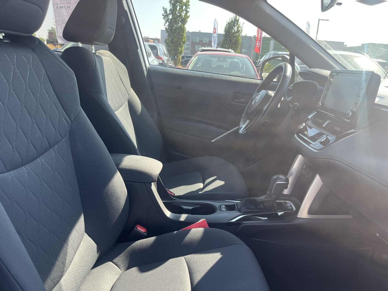 2022 Toyota COROLLA CROSS LE