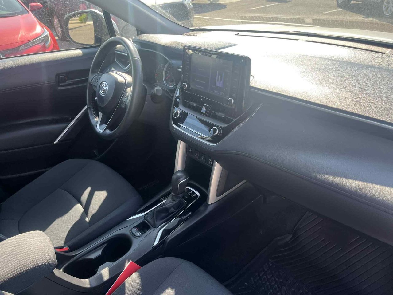 2022 Toyota COROLLA CROSS LE