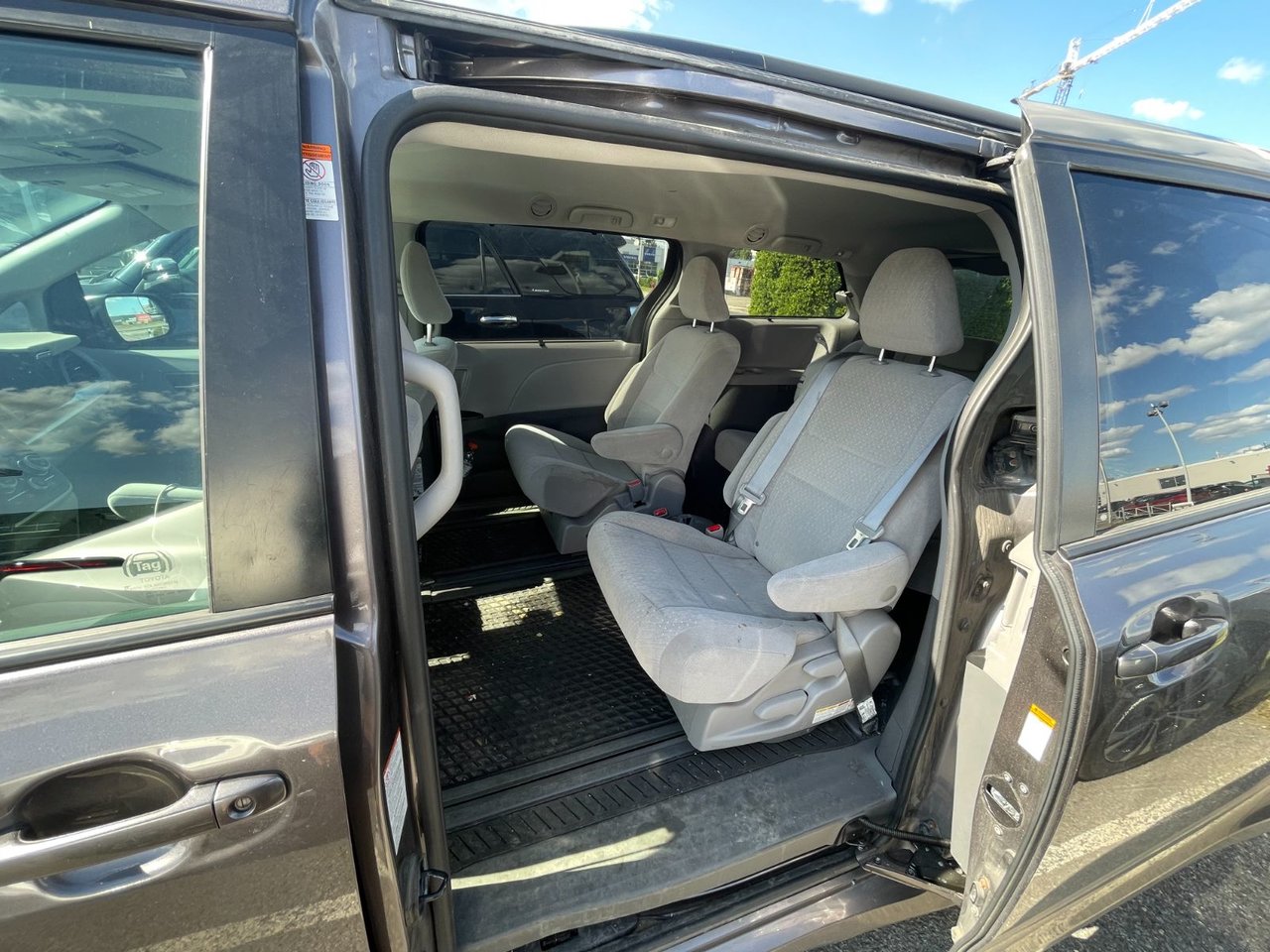 2020 Toyota Sienna LE