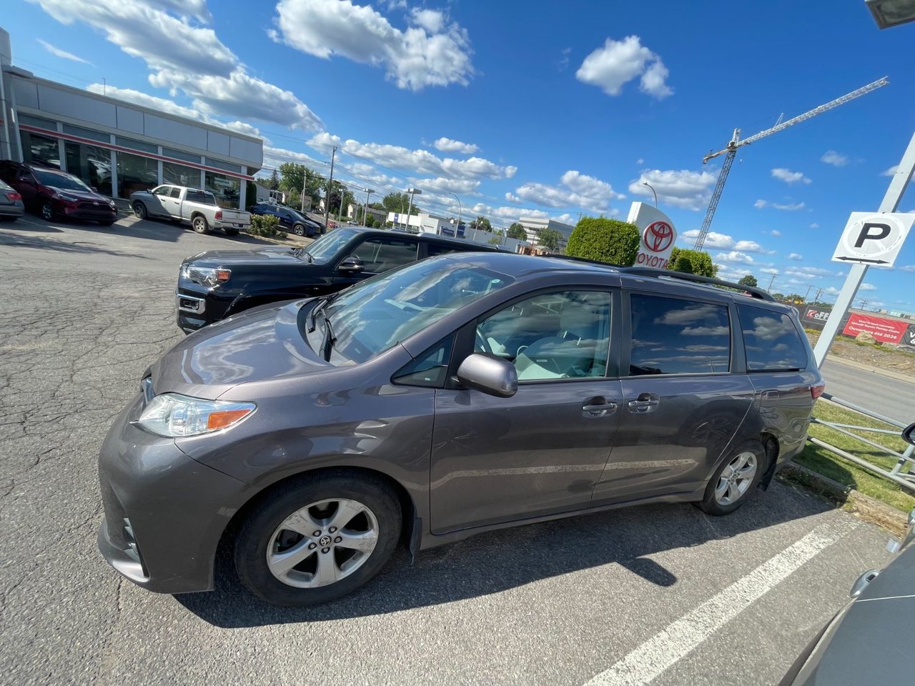 2020 Toyota Sienna LE