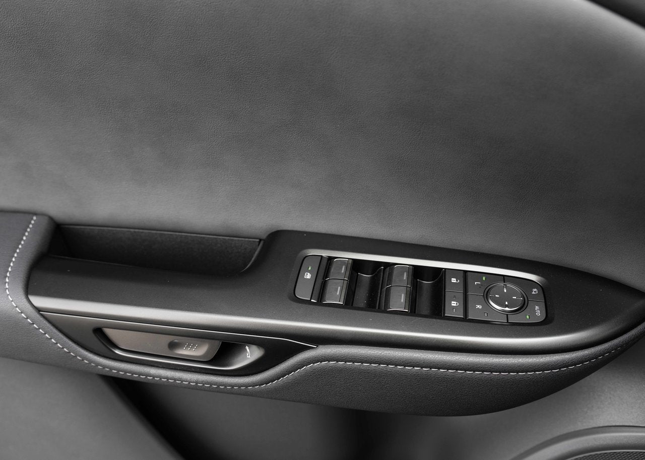 2025 Lexus RZ RZ 450e, AWD SIGNATURE PACKAGE