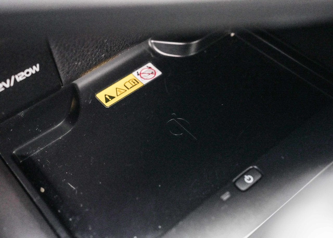 2023 Toyota Camry SE HYBRID