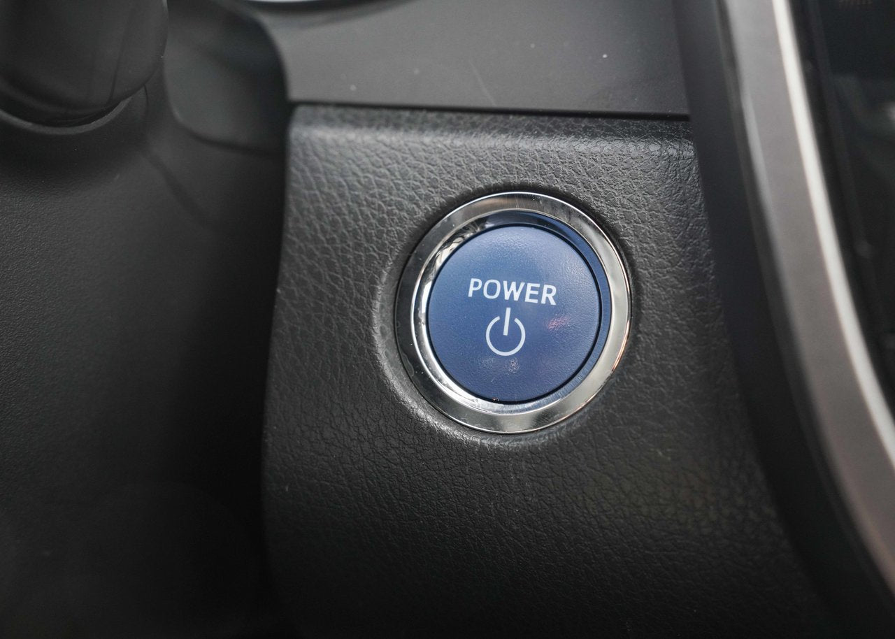 2023 Toyota Camry SE HYBRID