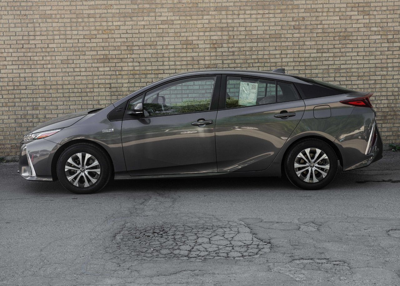 2022 Toyota PRIUS PRIME BASE