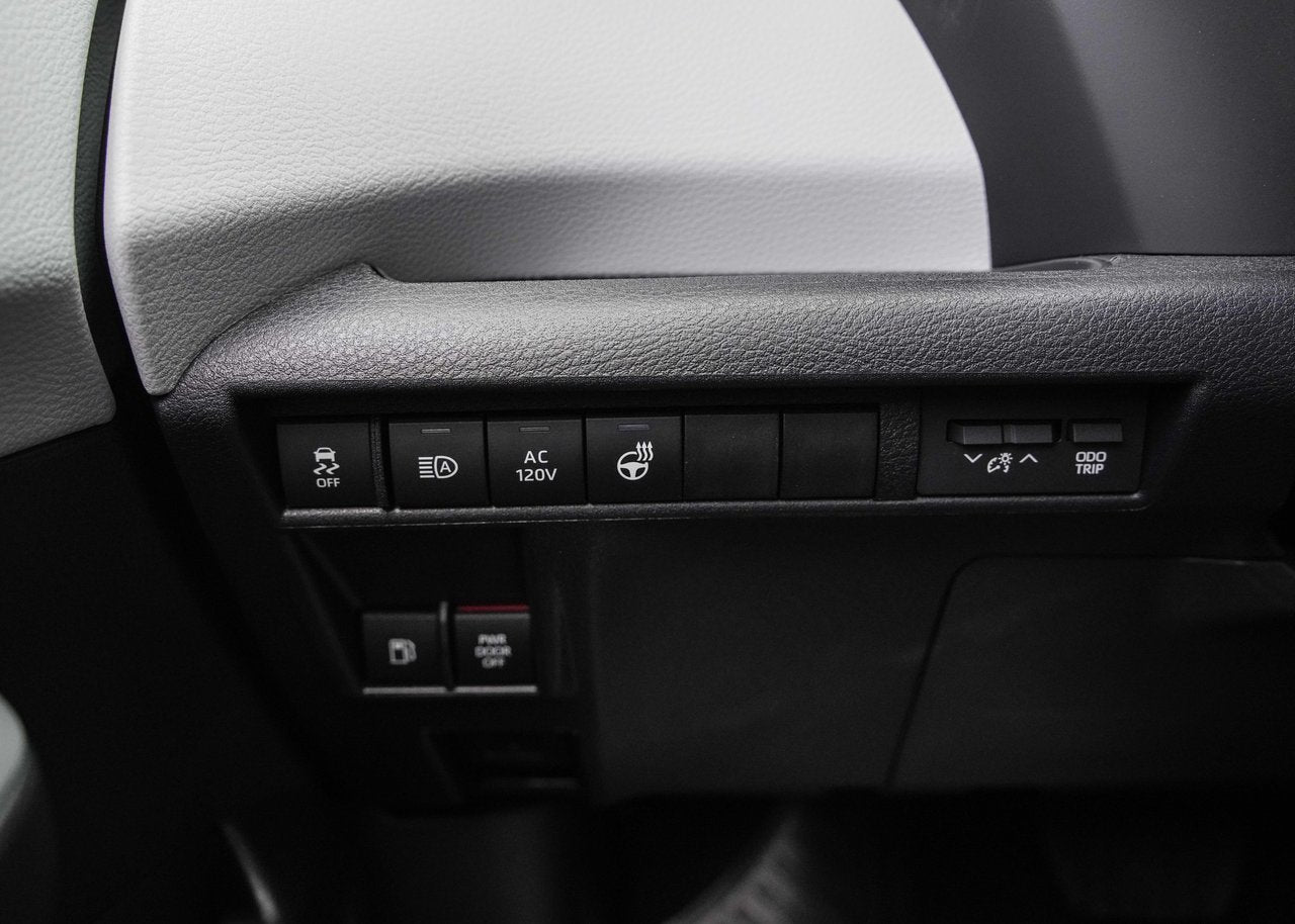 2025 Toyota Sienna XSE TECH