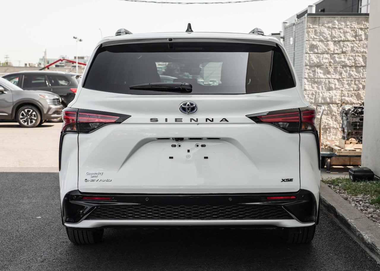 2025 Toyota Sienna XSE TECH