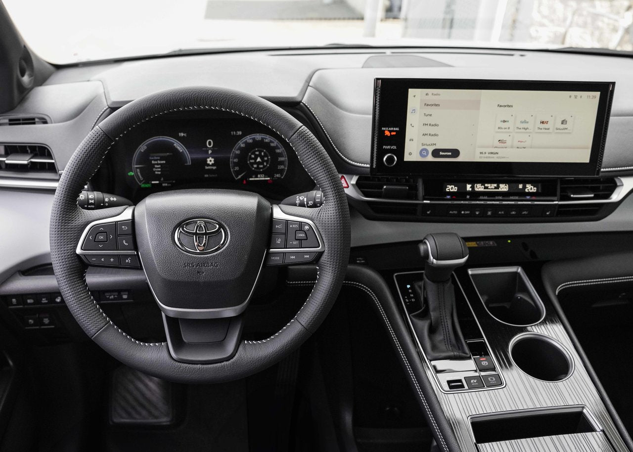 2025 Toyota Sienna XSE TECH