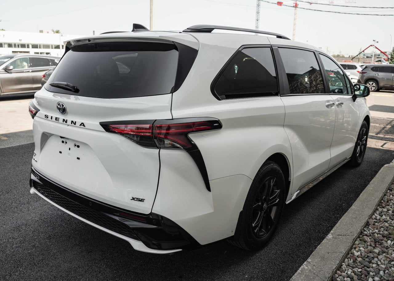 2025 Toyota Sienna XSE TECH
