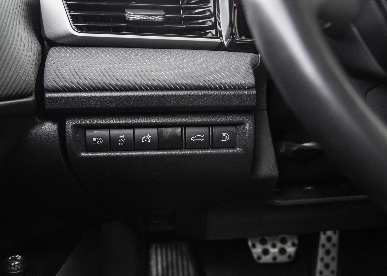 2025 Toyota Camry SE HYBRID