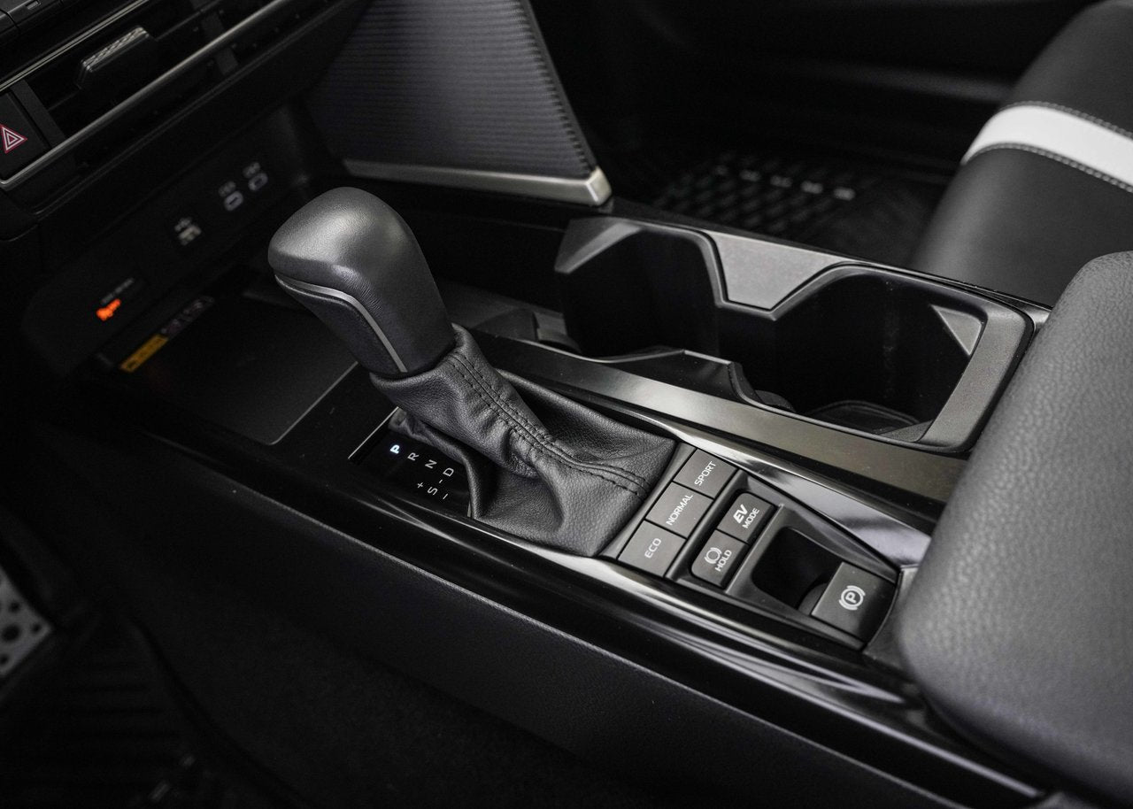 2025 Toyota Camry SE HYBRID