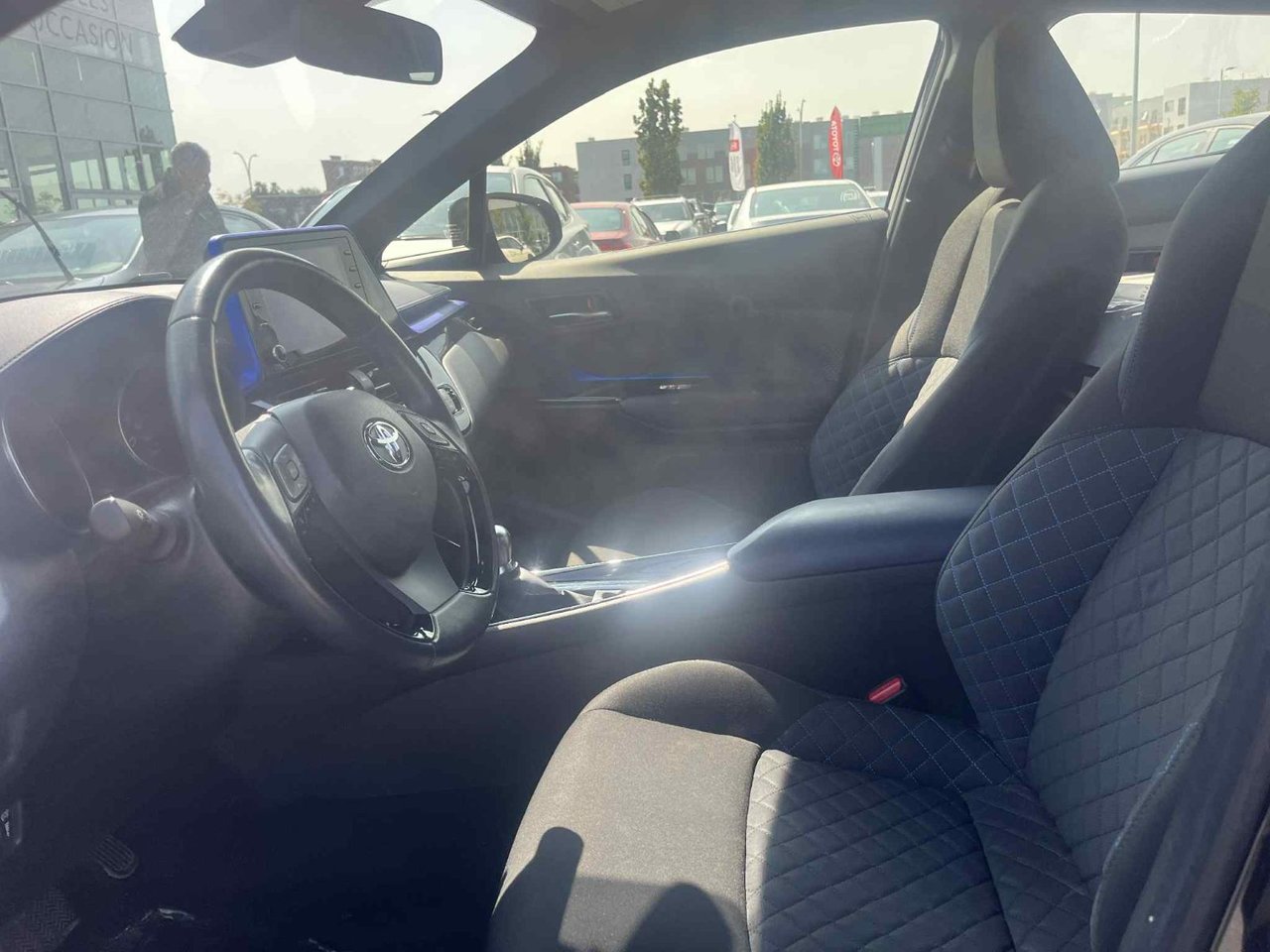 2021 Toyota C-HR XLE PREMIUM