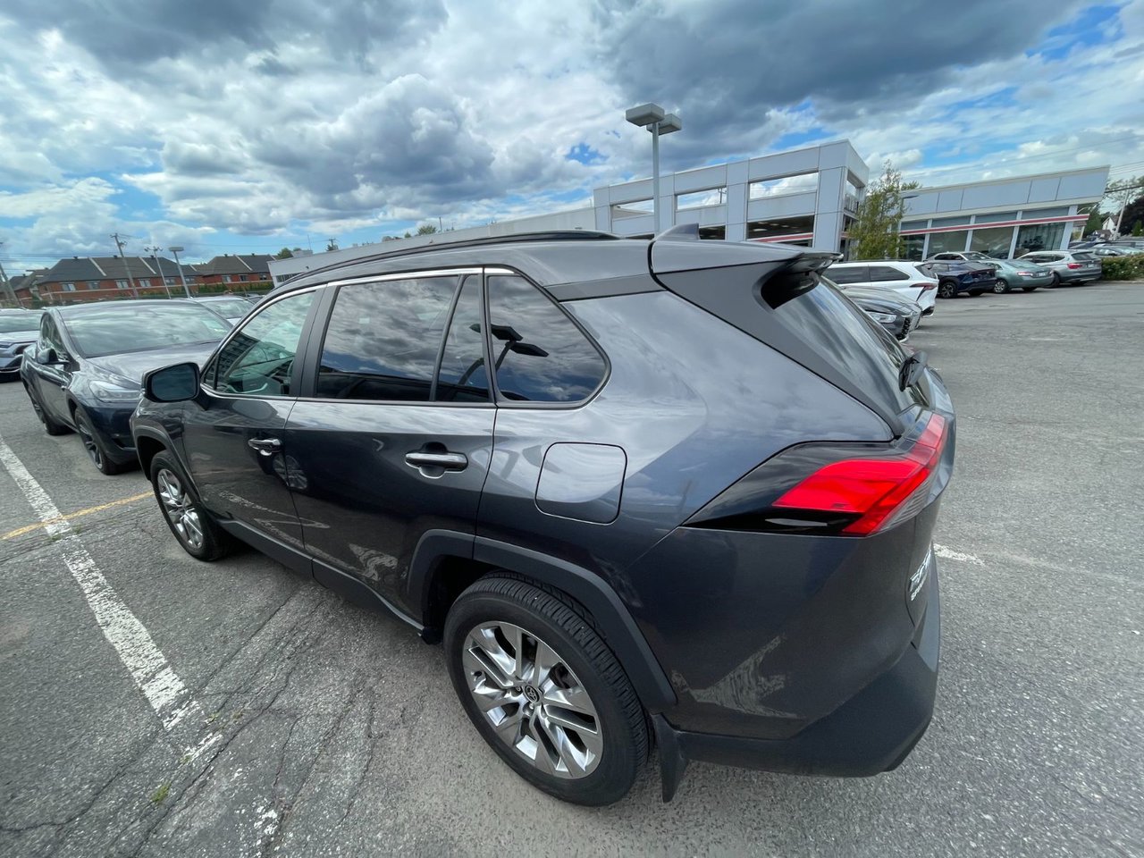 2021 Toyota RAV4 XLE PREMIUM