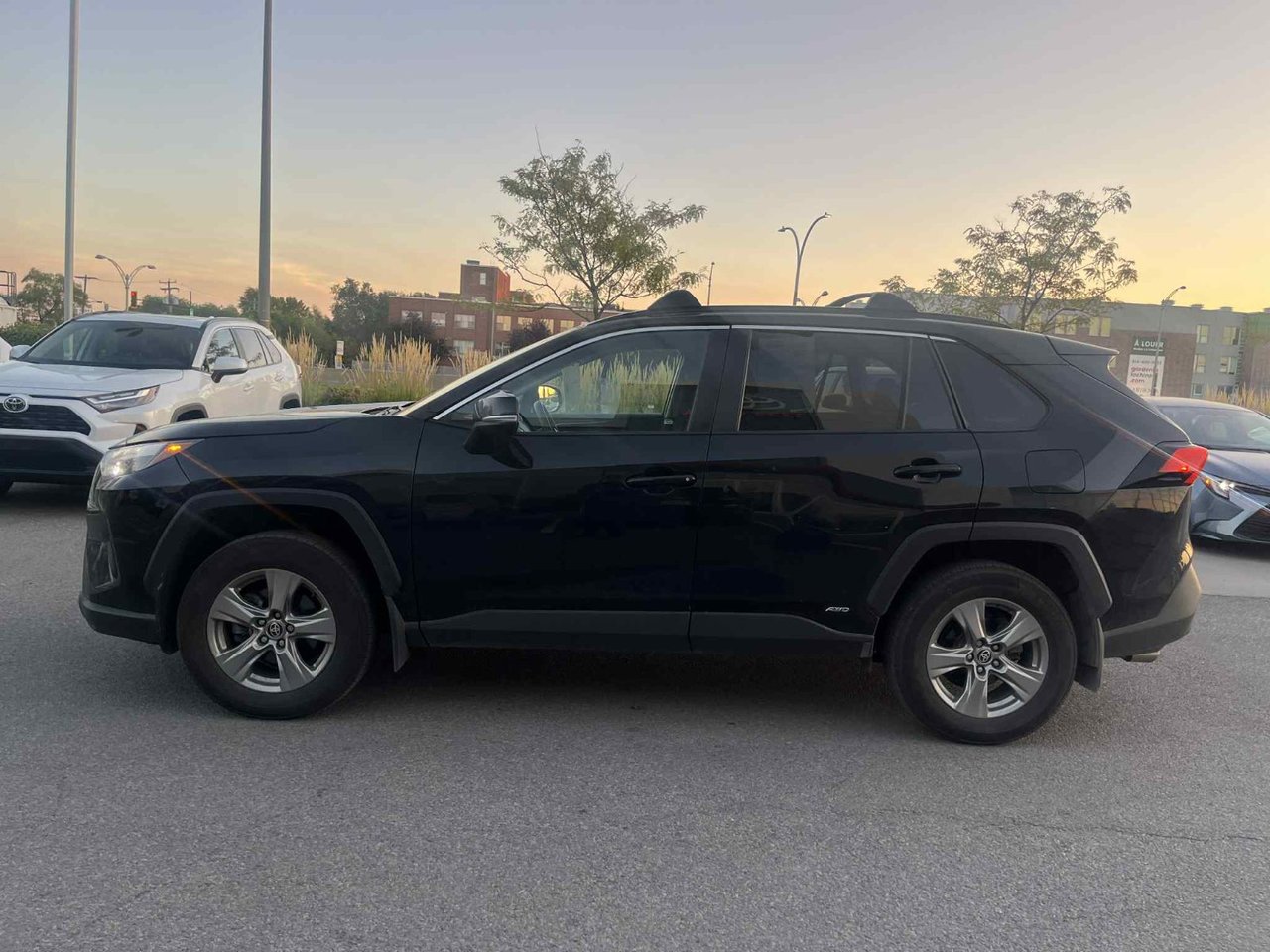 2023 Toyota RAV4 Hybrid XLE