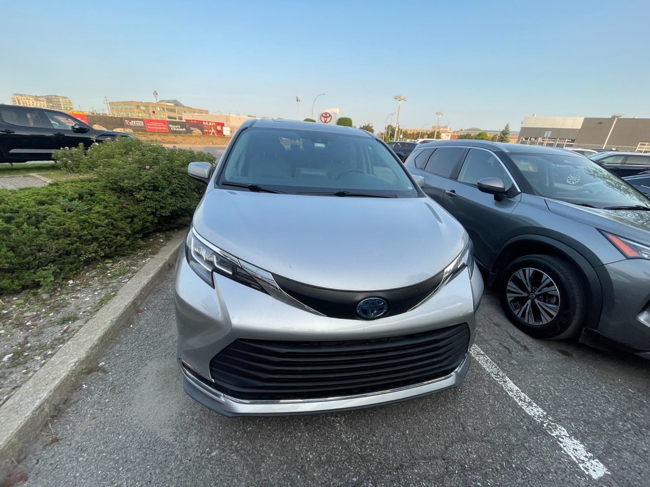 2021 Toyota Sienna XLE HYBRIDE