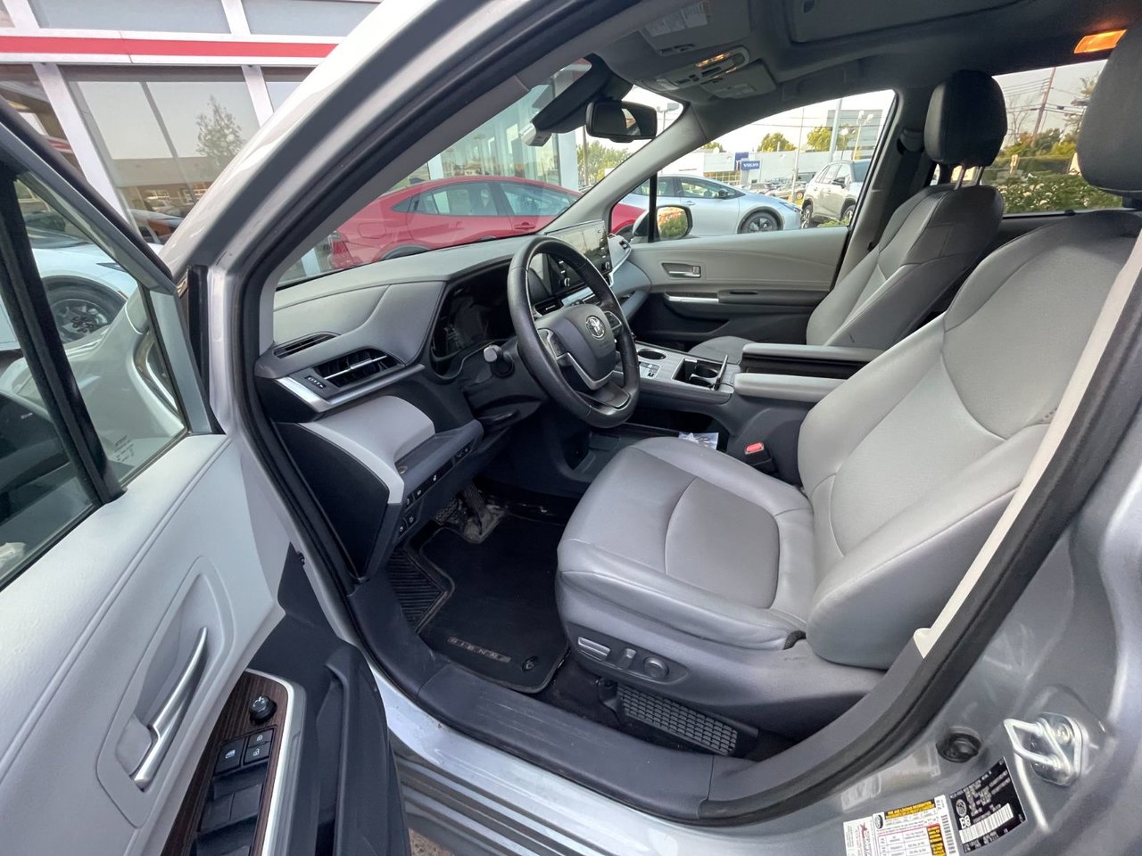 2021 Toyota Sienna XLE HYBRIDE