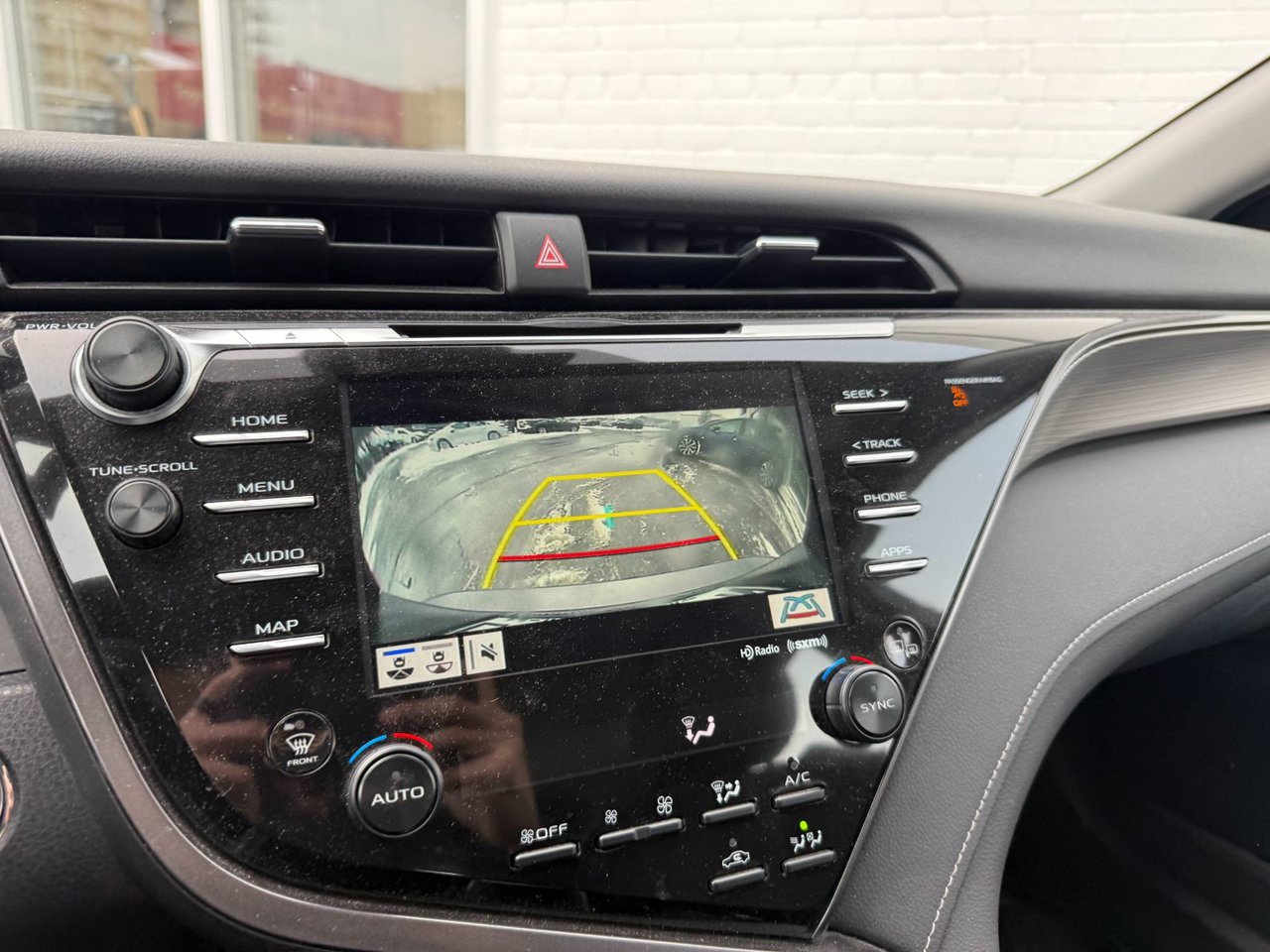 2019 Toyota Camry SE HYBRID