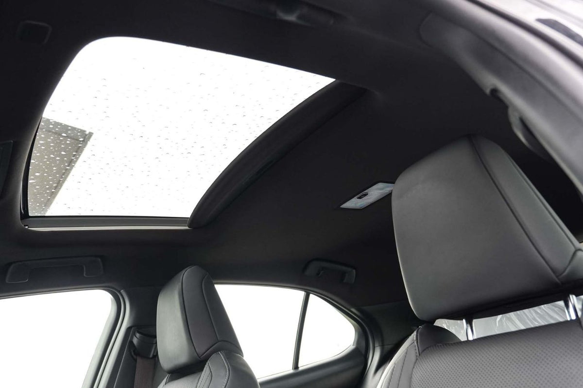 2024 Lexus UX 250h PREMIUM AWD HYBRIDE BAS KM CUIR TOIT CARPLAY