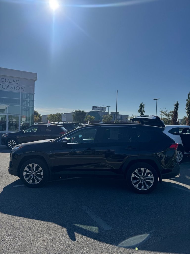2022 Toyota RAV4 XLE PREMIUM